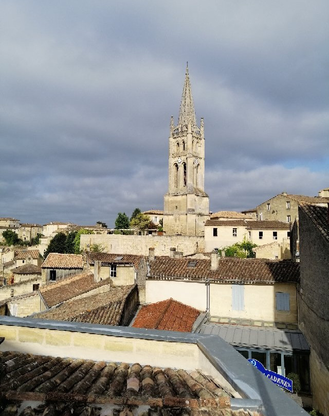 Saint Emilion Wine Tour by Cabriolet Coach-圣埃美隆必去景点