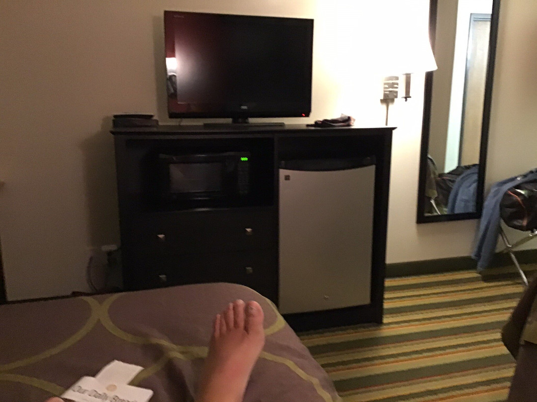 Super 8 By Wyndham Mound City主图