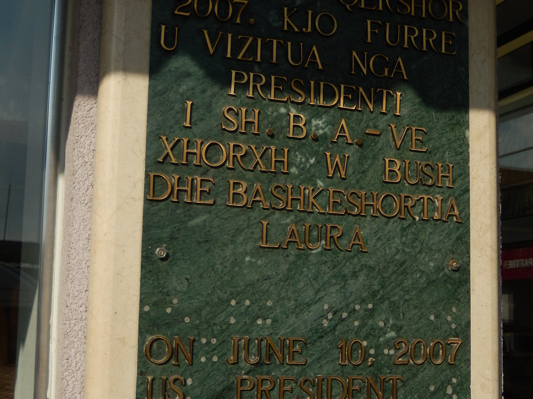 Statue of George W. Bush-Fushe Kruje必去景点