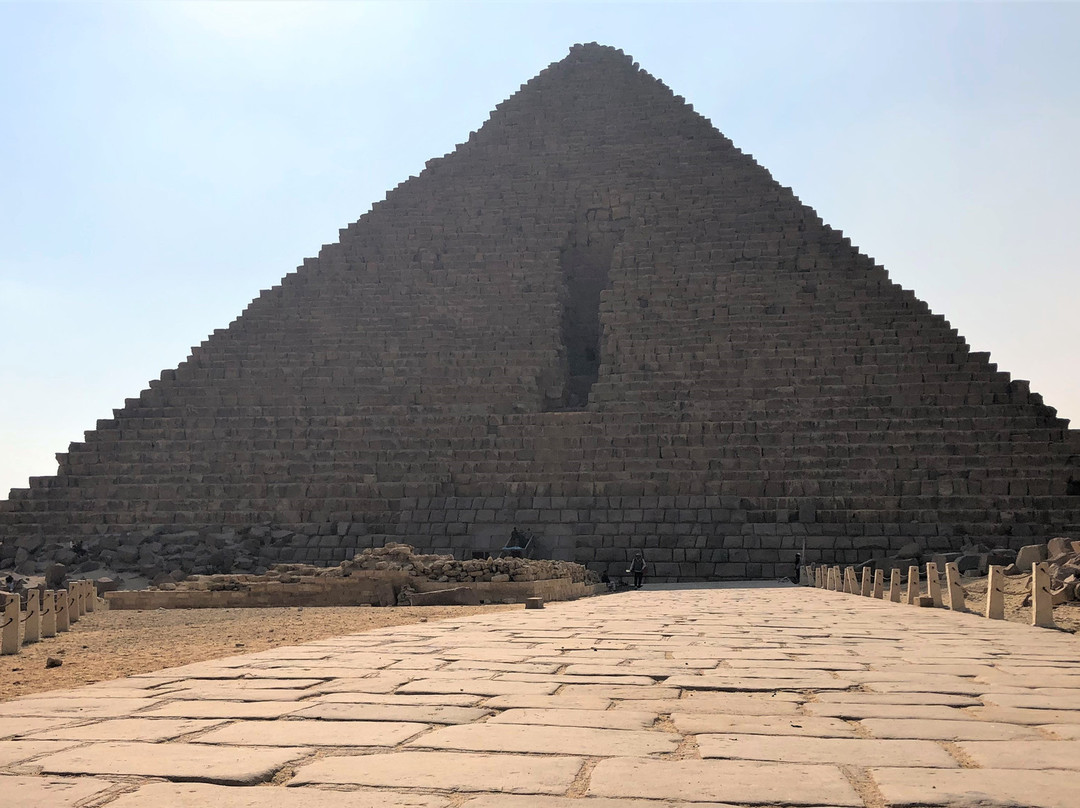 Menkaure Pyramid景点图片