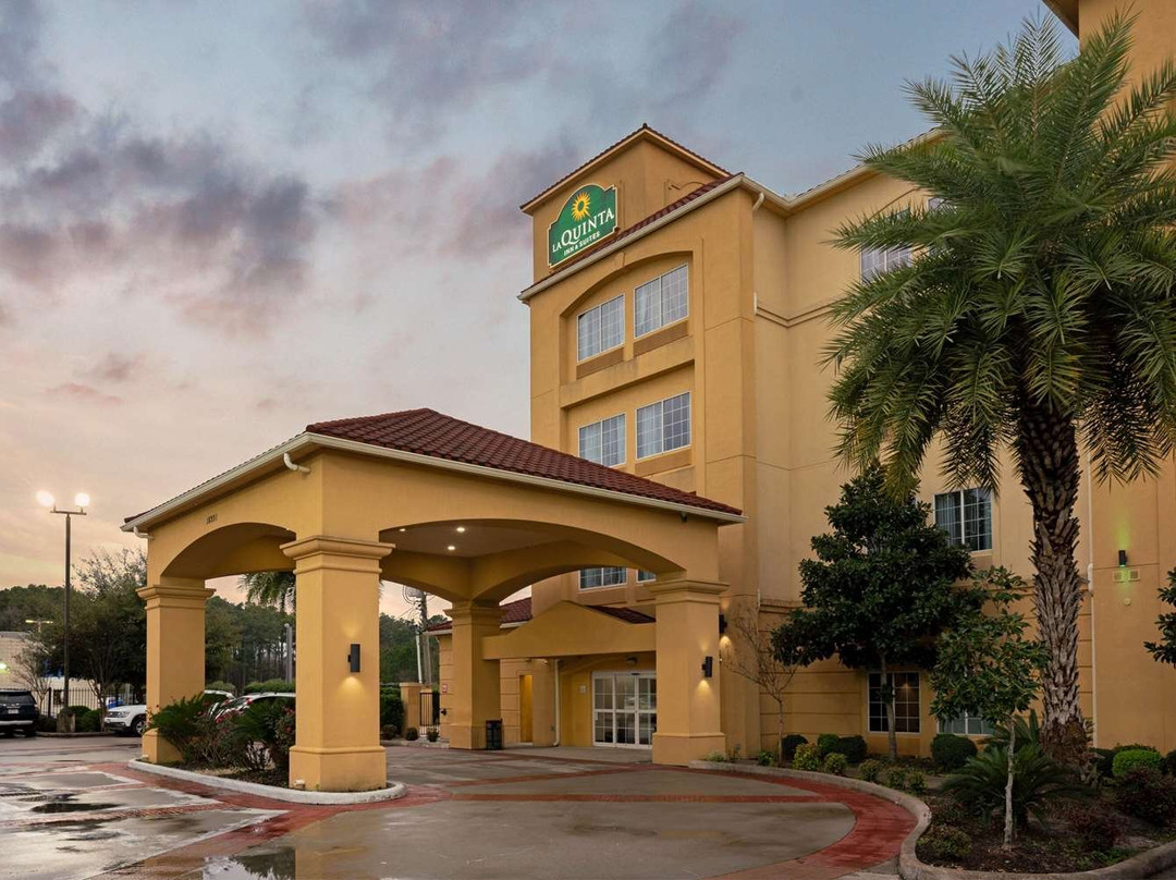 La Quinta Inn & Suites by Wyndham Houston Bush Intl Airpt E主图