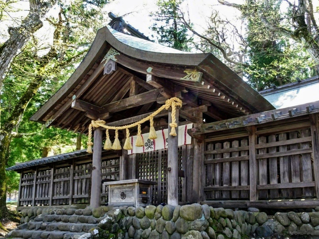 Suwa Shrine Kamishamaemiya景点图片