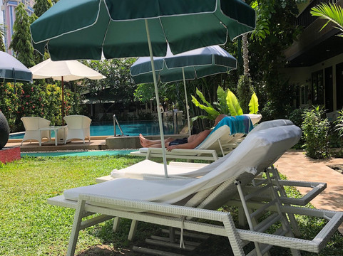 普吉岛洛卡尔酒店主图