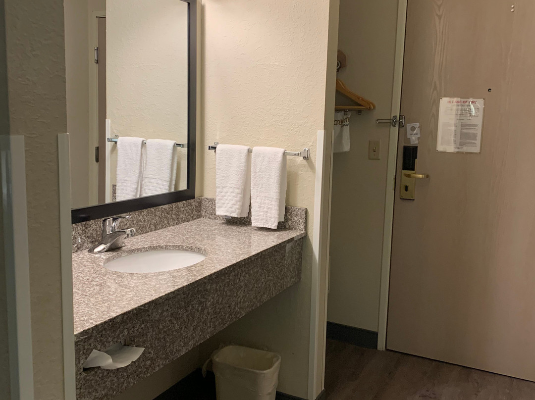 Best Western Fostoria Inn & Suites主图