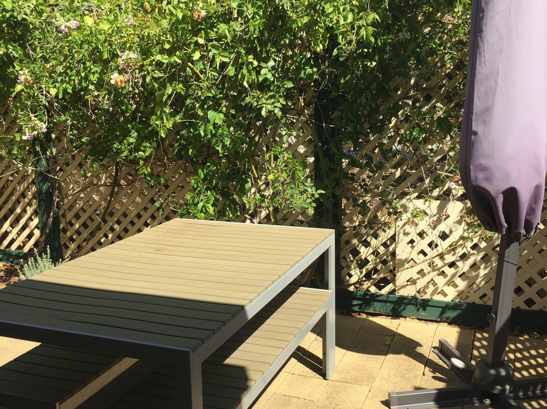 Wine and Roses Bed and Breakfast主图