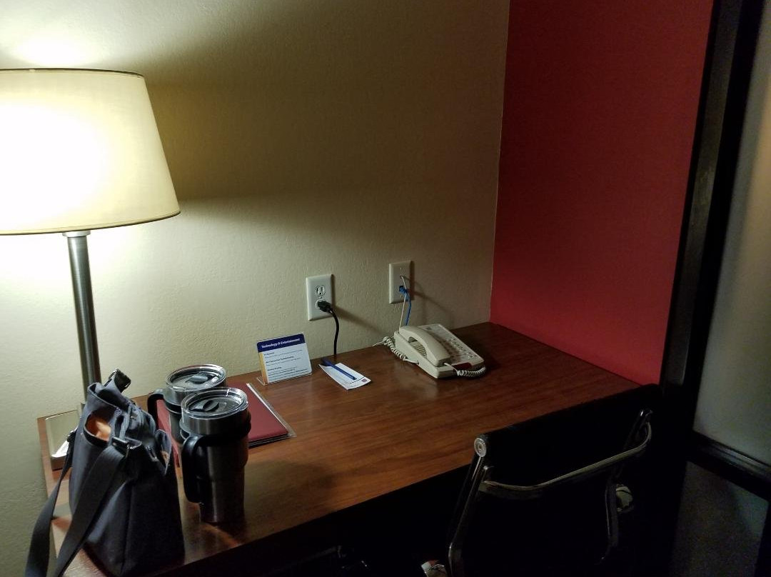 Comfort Suites East主图