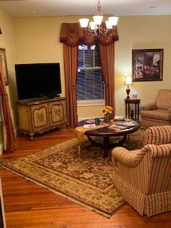 The Grand Lux Inn主图