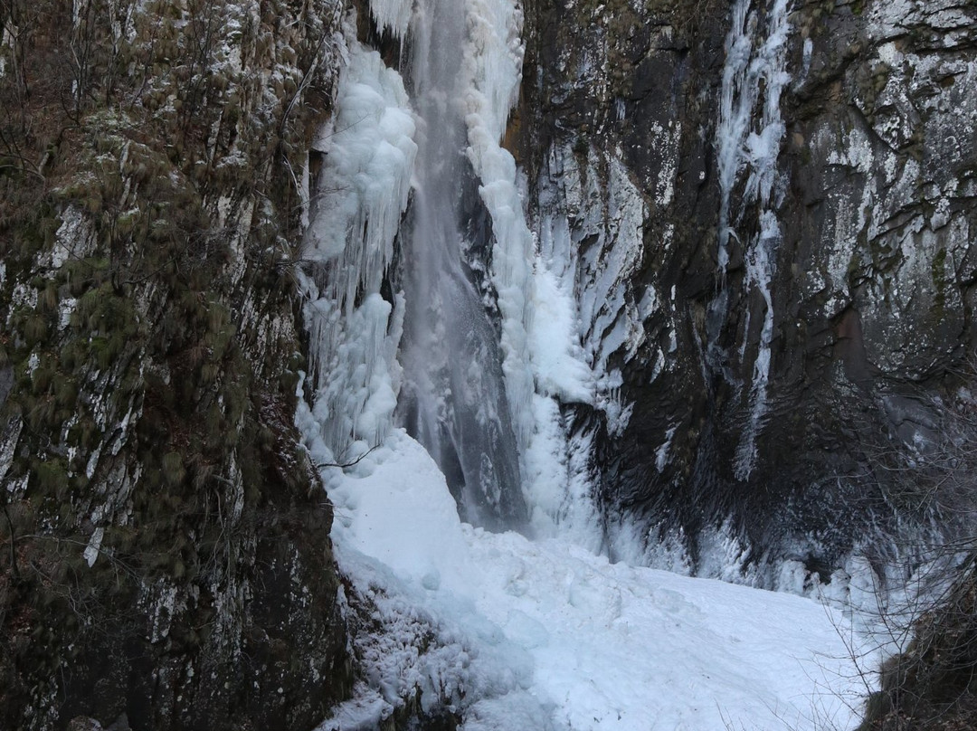 Livaditis Waterfall-Livaditis必去景点