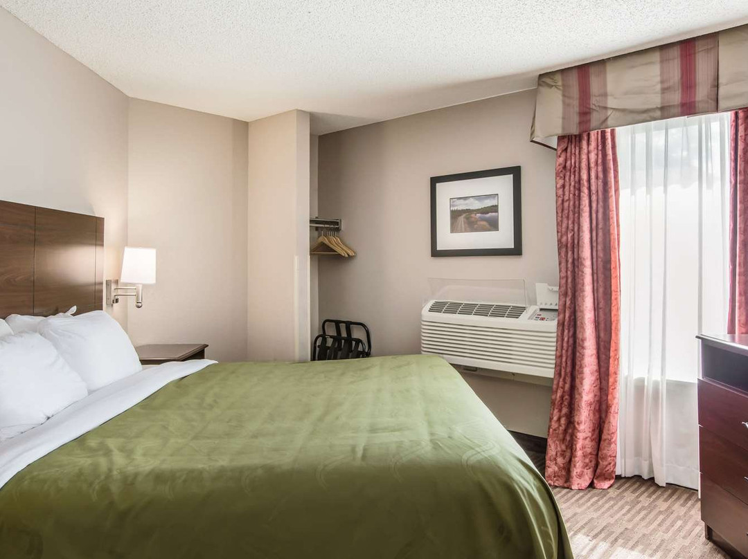 Quality Inn & Suites Lawrence - University Area主图