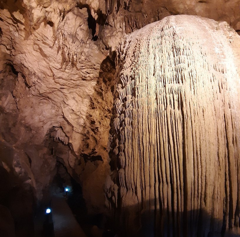 Nguom Ngao Cave景点图片