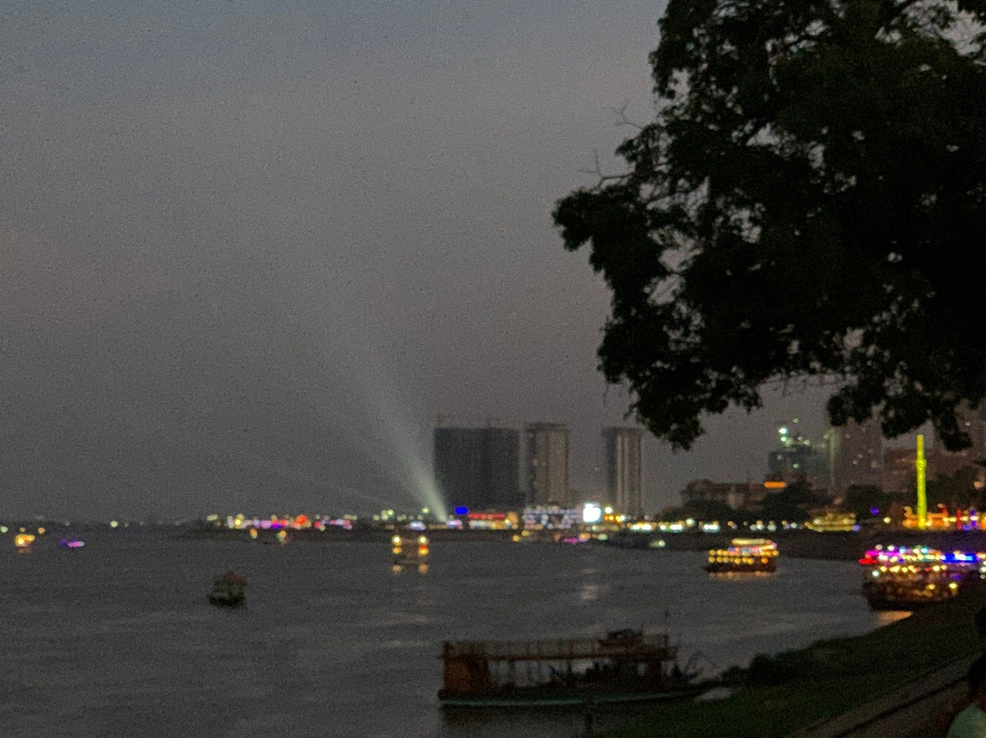 Sisowath Riverside Park-金边必去景点