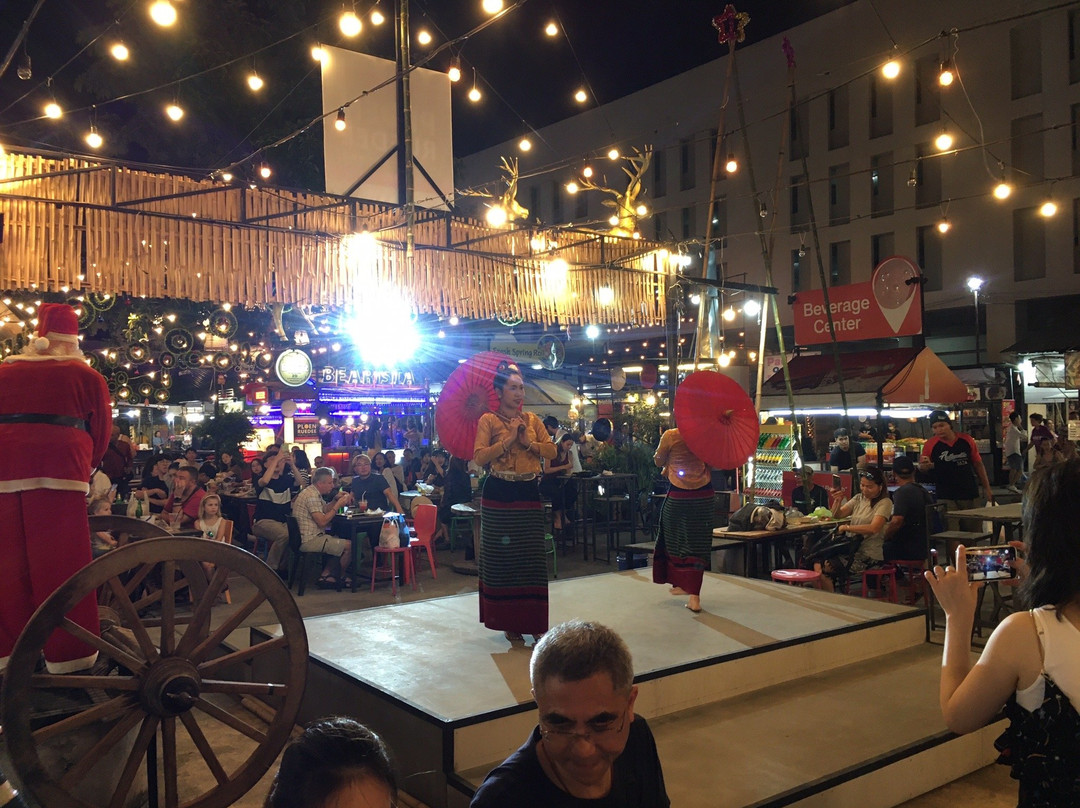 Ploen Ruedee Night Market景点图片