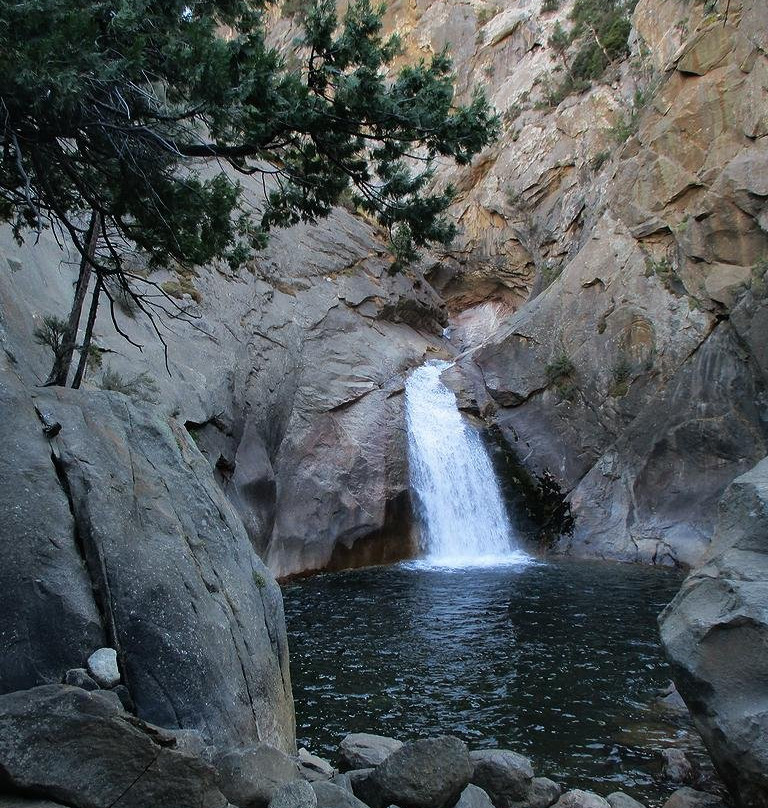 Grizzly Falls-红杉&国王峡谷国家公园必去景点