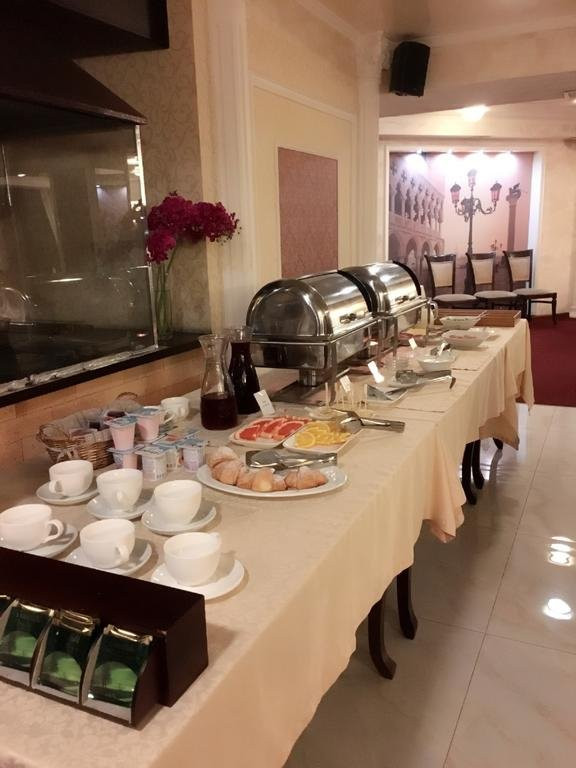 Le Bristol Hotel主图