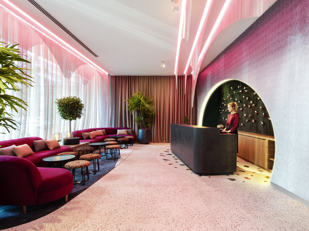 商业中心酒店主图