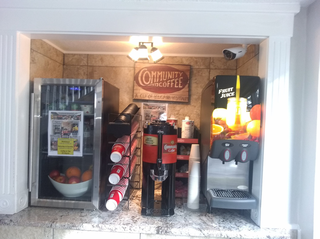 At Home Inn & Suites主图