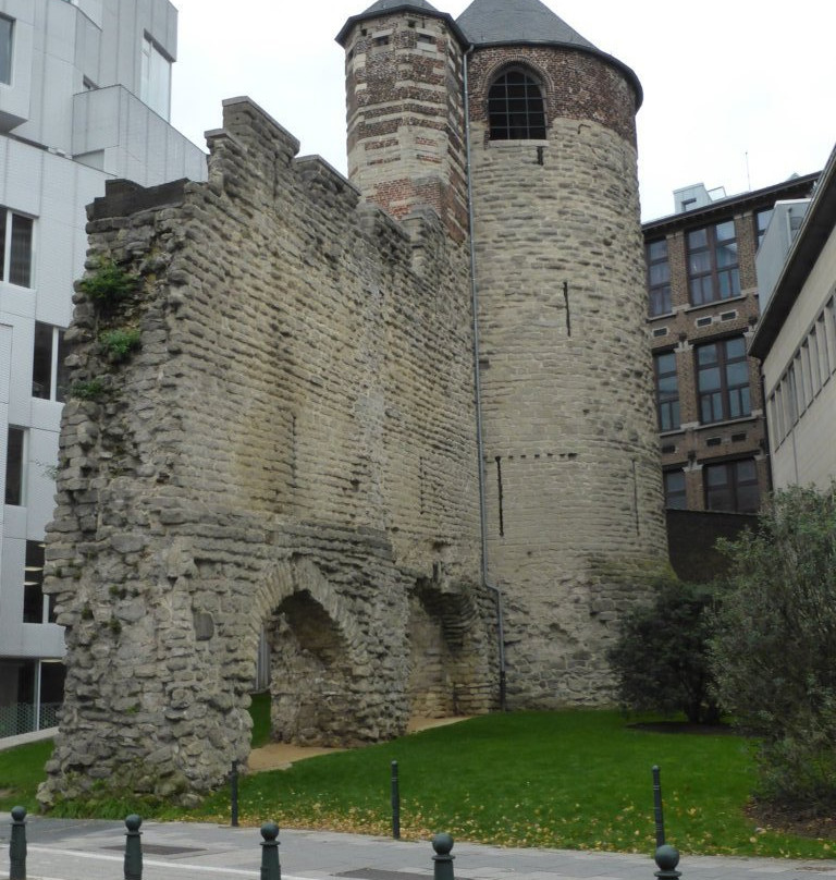 Tour Anneessens-布鲁塞尔必去景点