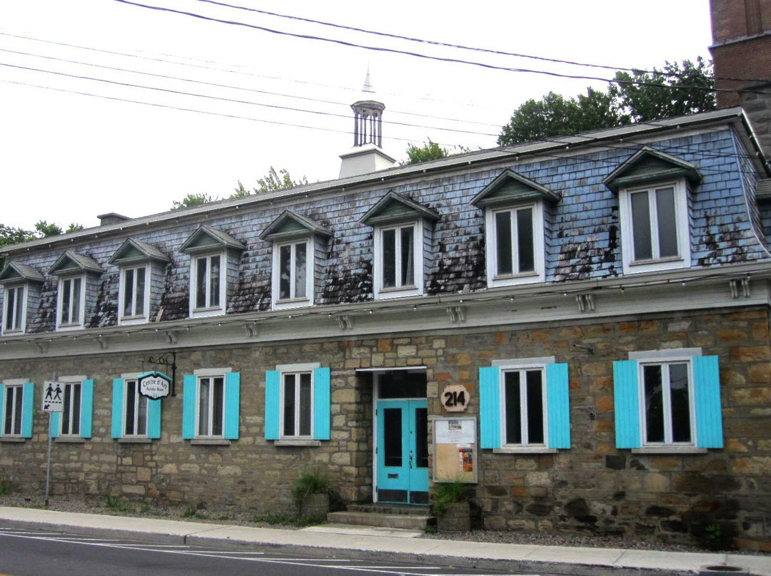 Galerie D'art la Vieille Caserne-拉瓦尔必去景点