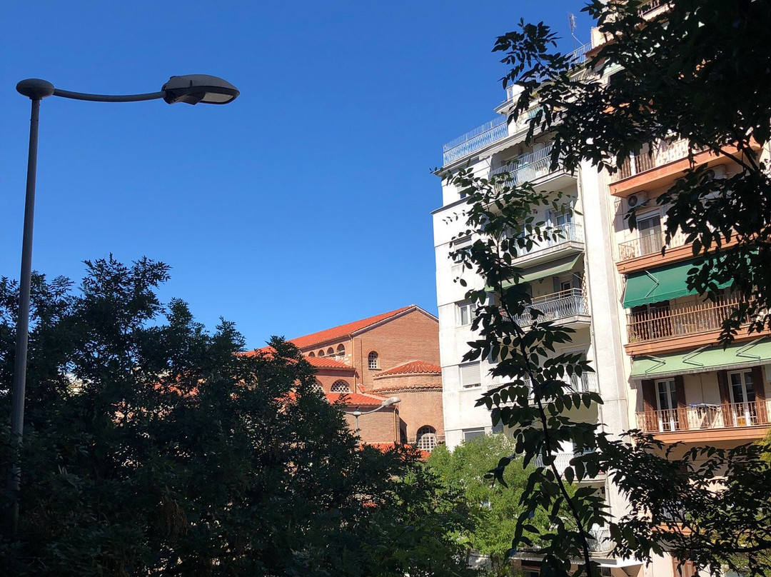 White Bottle Superior Apartments主图