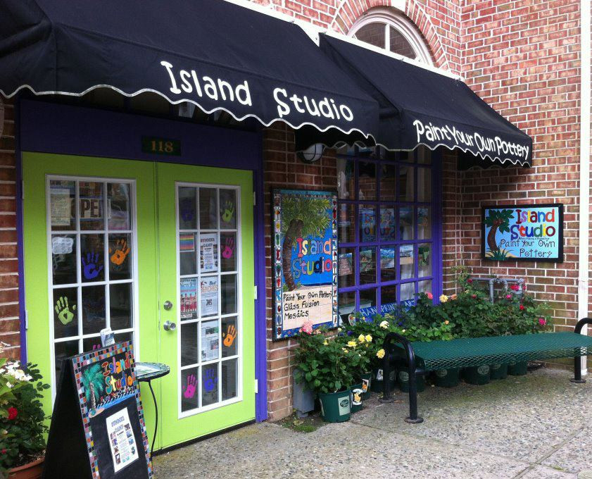 Island Studio Paint Your Own Pottery景点图片