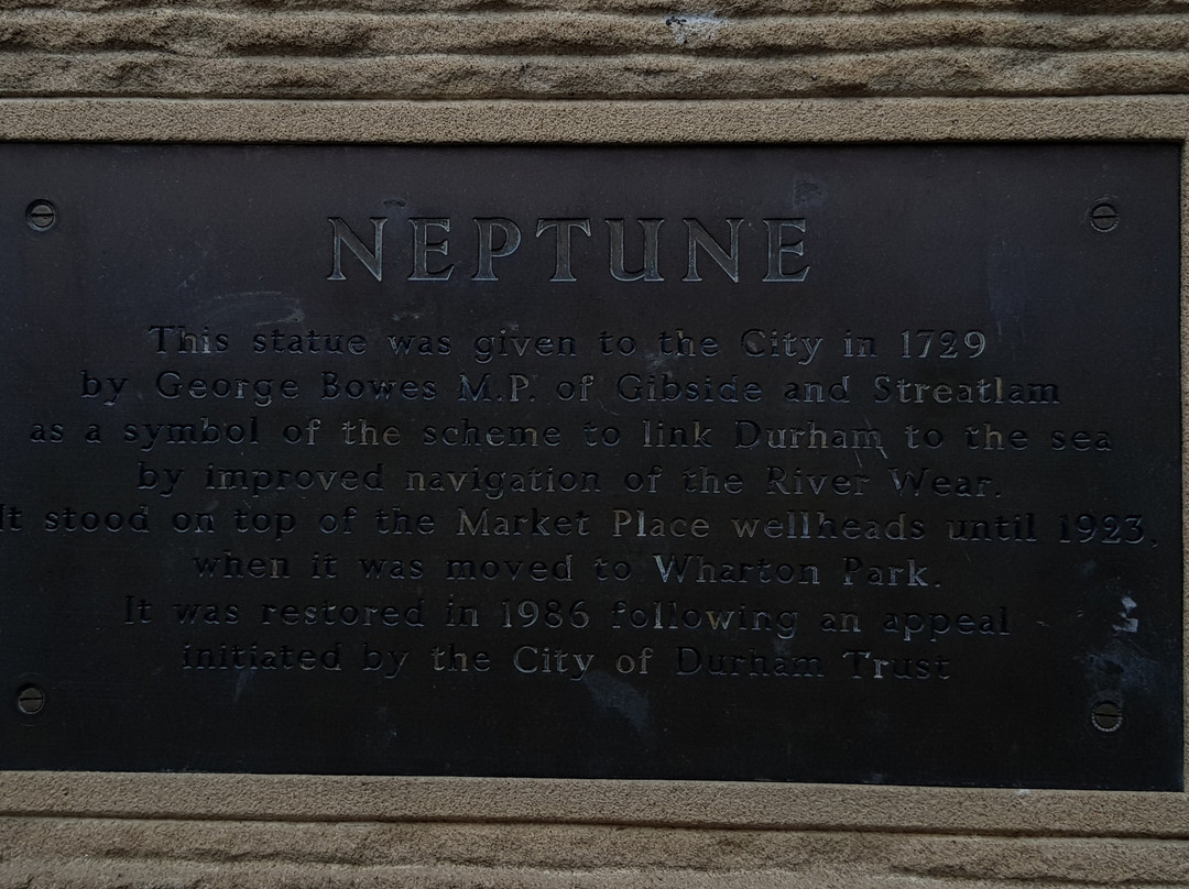 Neptune Statue景点图片
