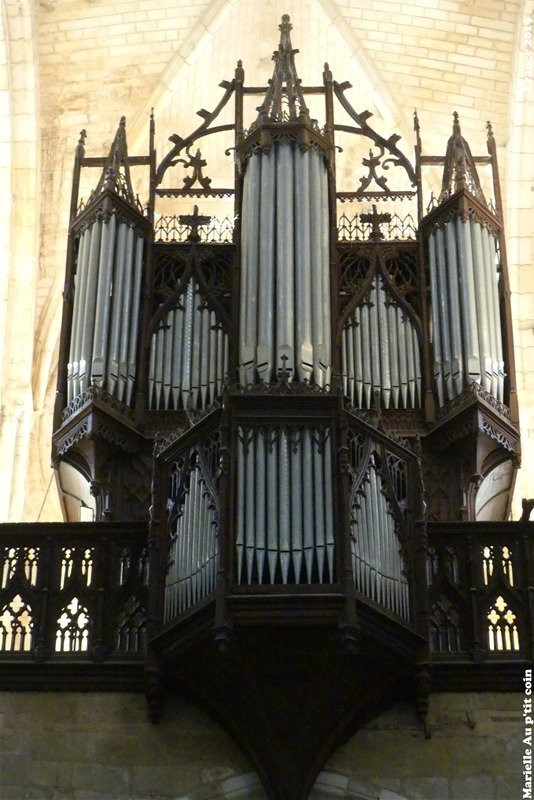 Collégiale Saint-Sylvain-Levroux必去景点