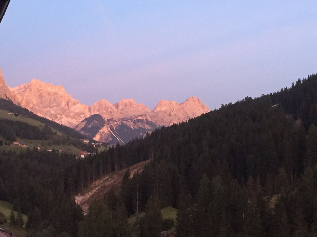 拉梅君酒店主图