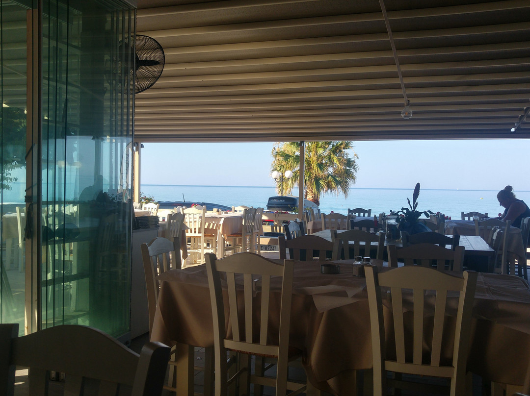 WhiteSands Beach Resort & Restaurant主图