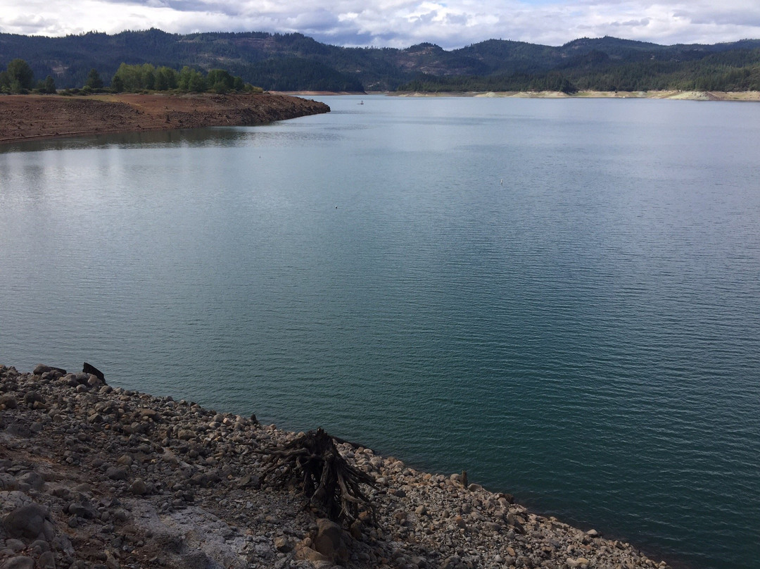 Lost Creek Lake and Marina-Trail必去景点
