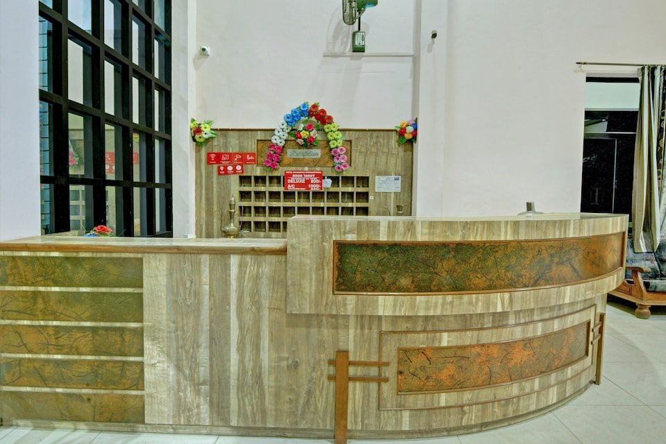 OYO 30636 Hotel Navaratna International主图