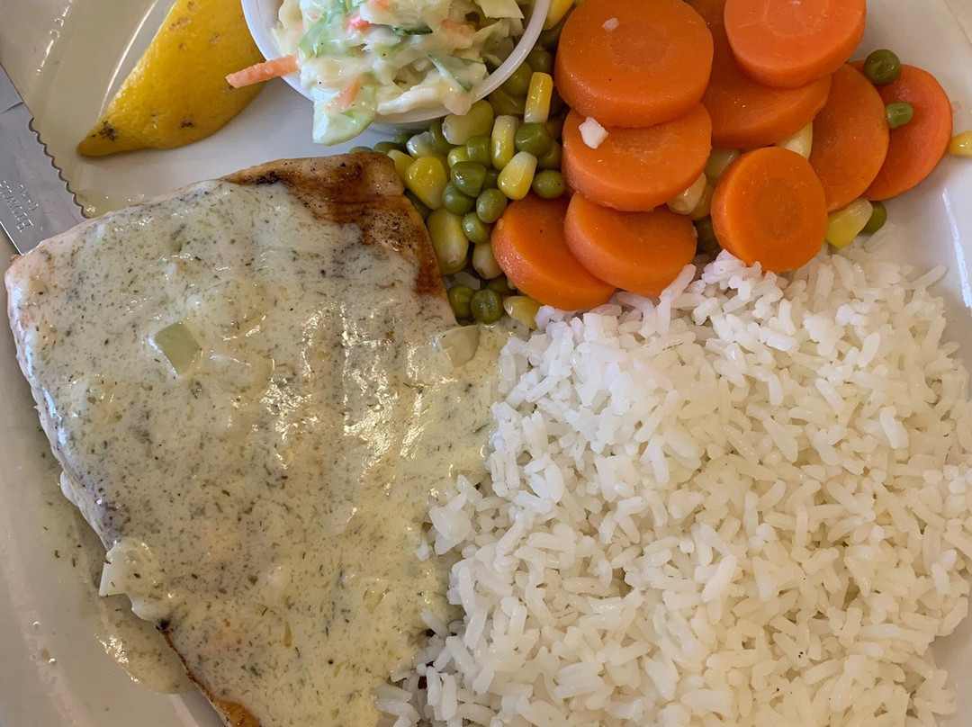 Shallow Bay Motel & Cabins主图