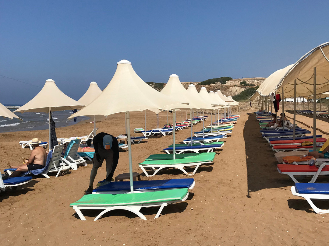 Kaplica on a Sandy Beach主图