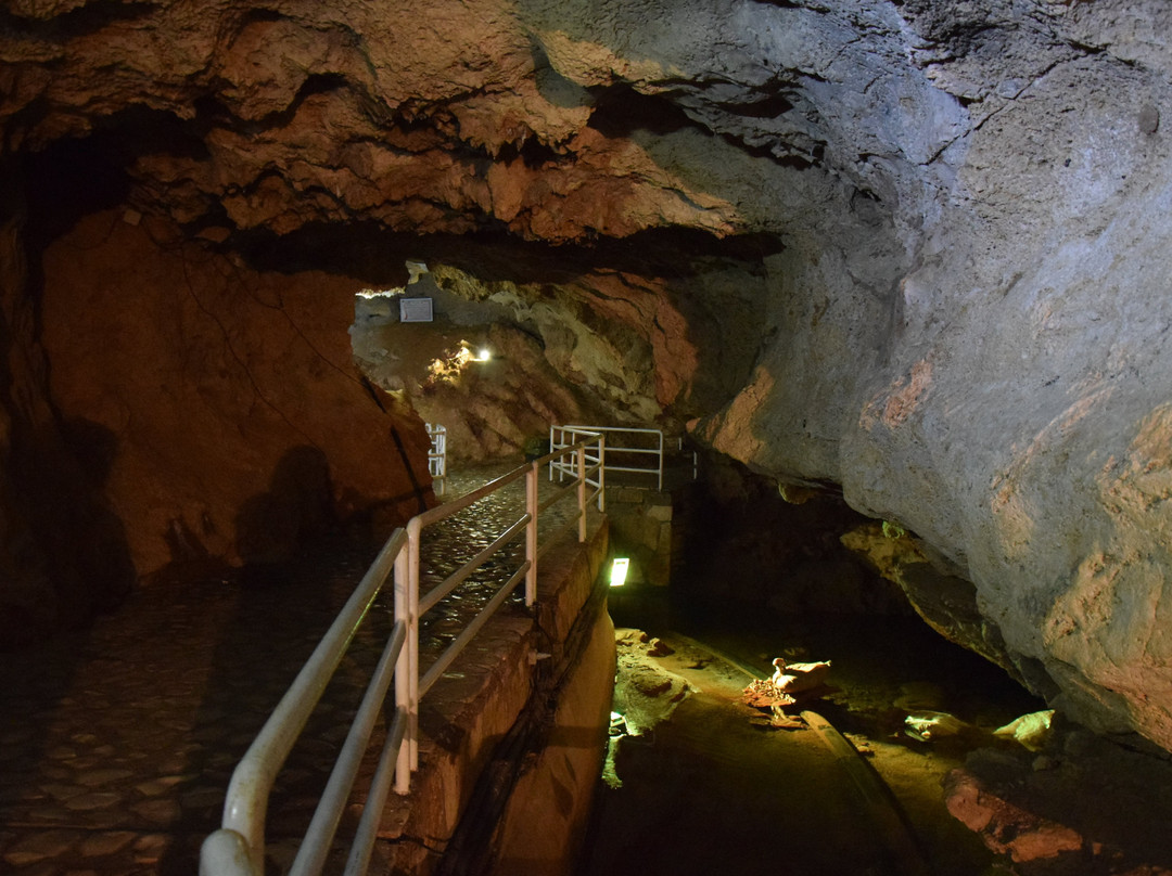 Ghoori Ghaleh Cave-Paveh必去景点
