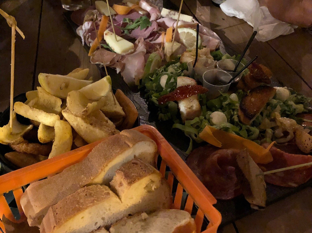 First-卡塔尼亚必去景点