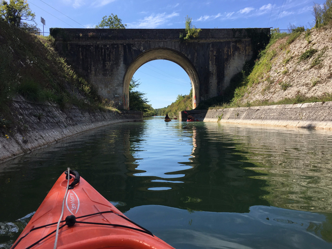 Canal Canoë景点图片