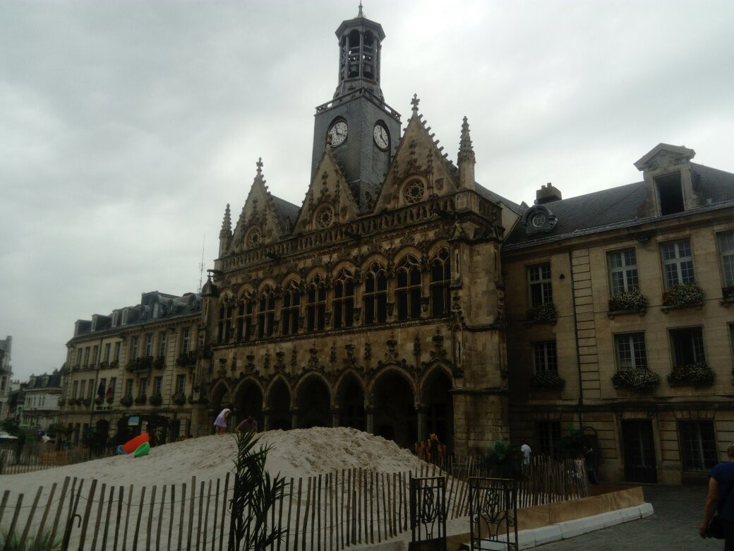 L'Hôtel de Ville de Saint-Quentin景点图片