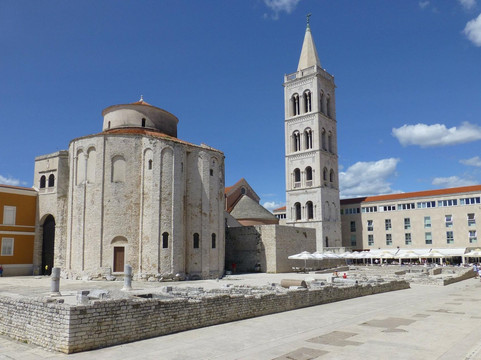 Wolf Transfers-扎达尔必去景点