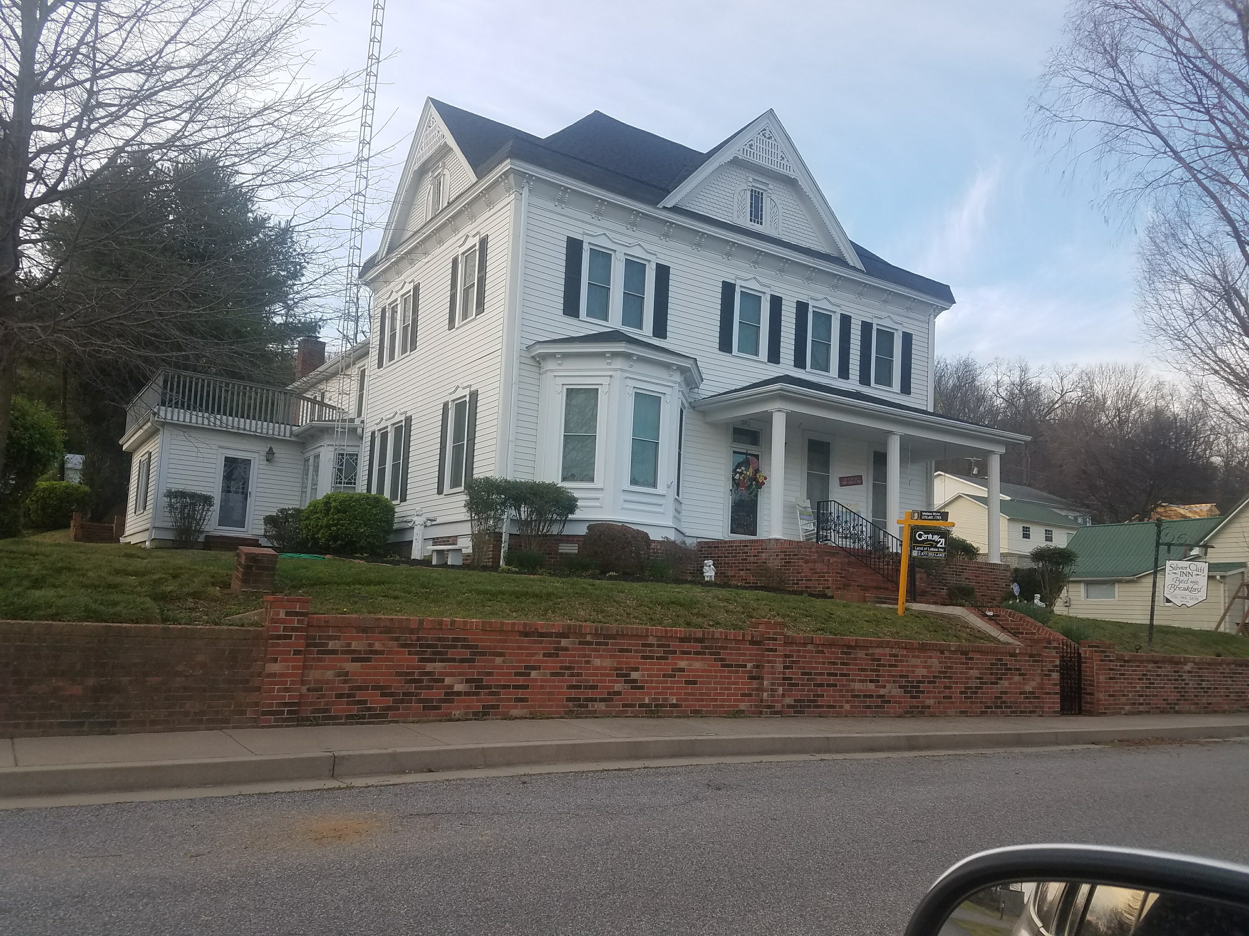 Silver Cliff Inn-官方