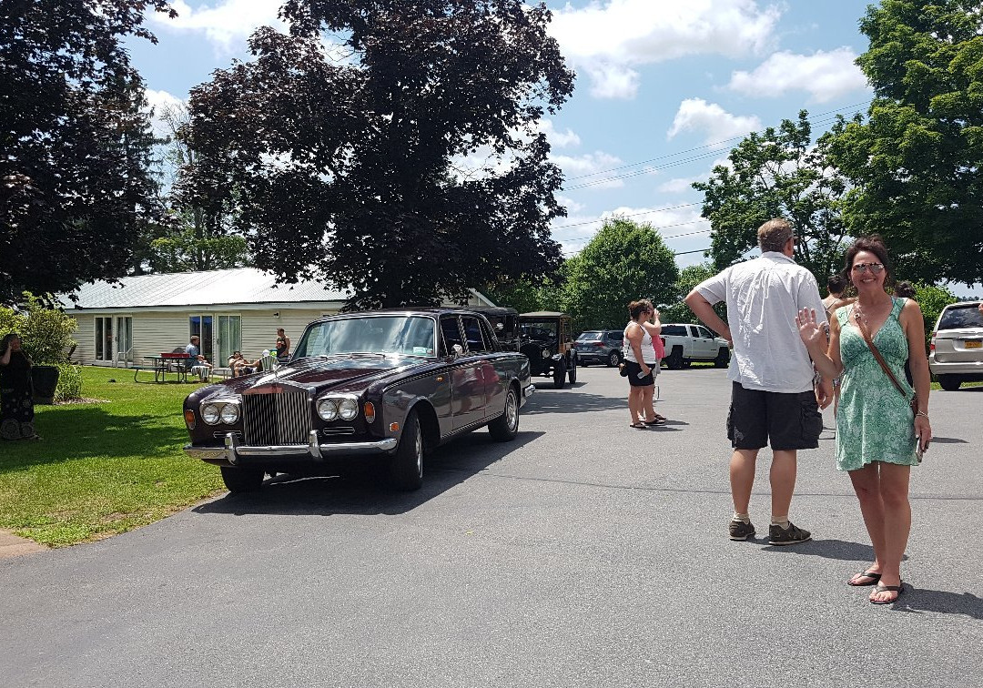 Adirondack Inn主图