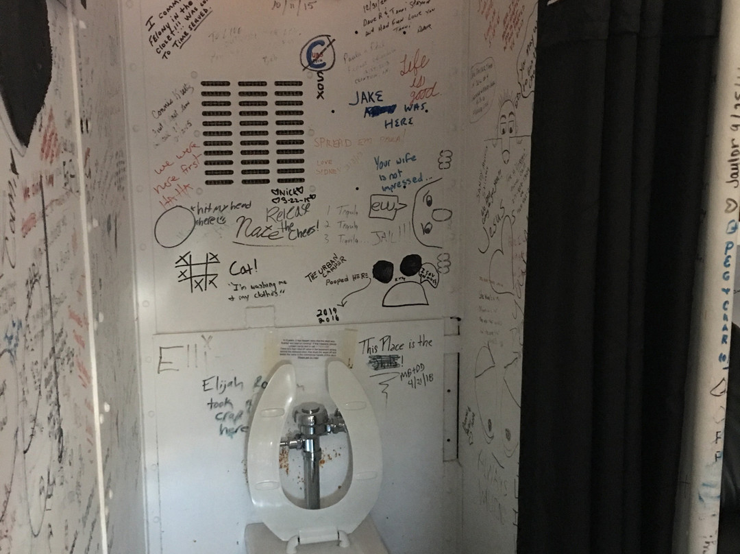 Old Jail Inn Parke County - Drunk Tank Winery主图