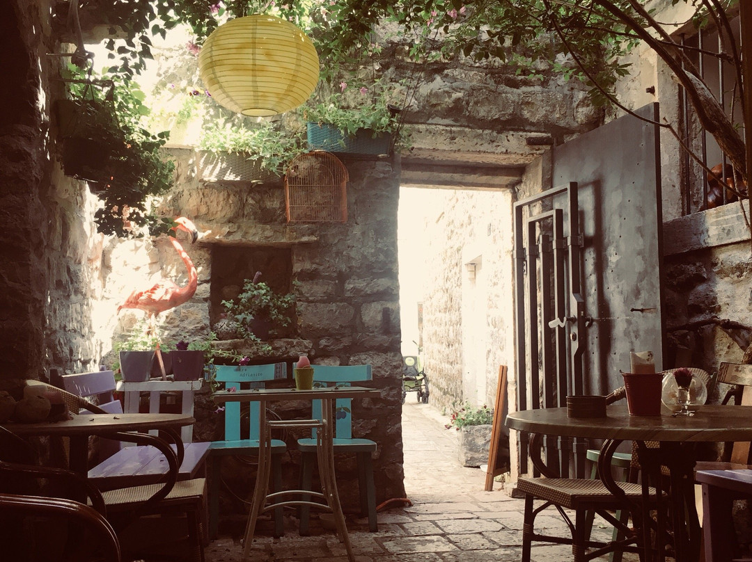 Magic Yard Gallery-布德瓦必去景点