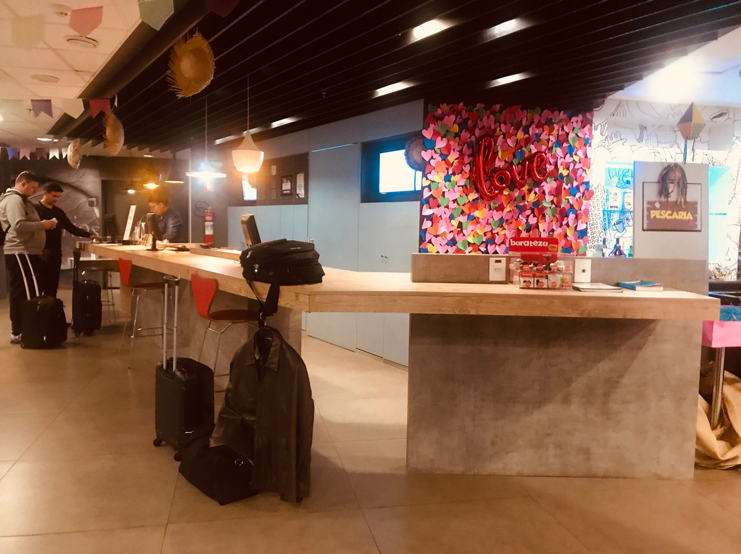 宜必思隆德里纳购物中心酒店主图