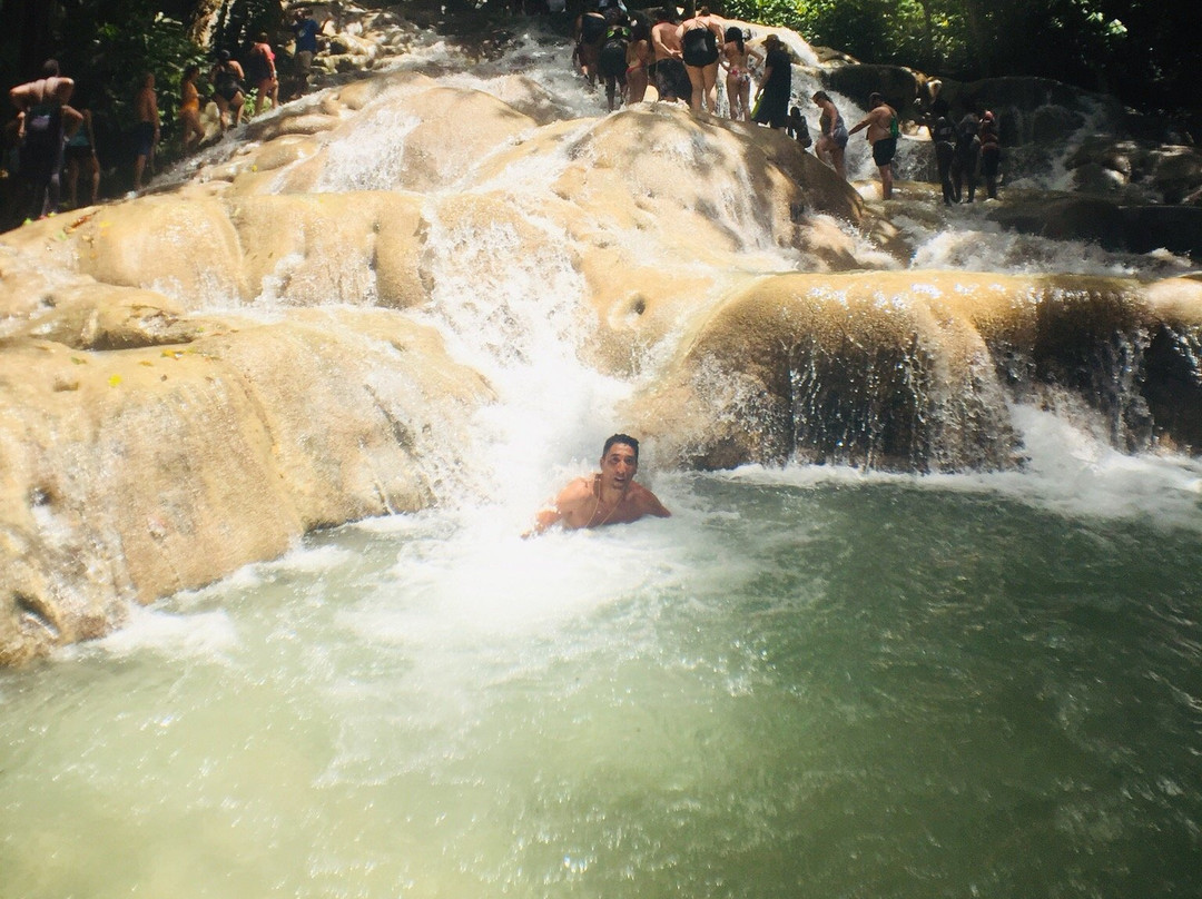 Cornwall Beach-蒙特戈贝必去景点