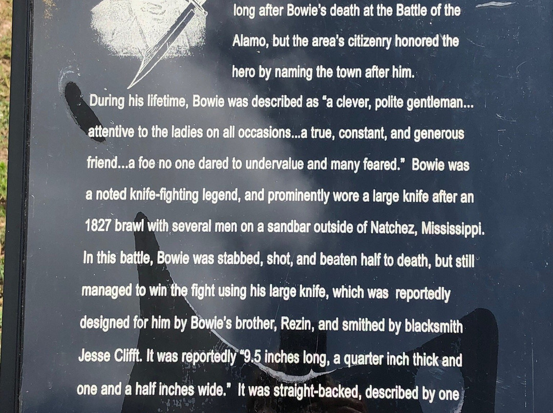 Worlds Largest Bowie Knife-Bowie必去景点