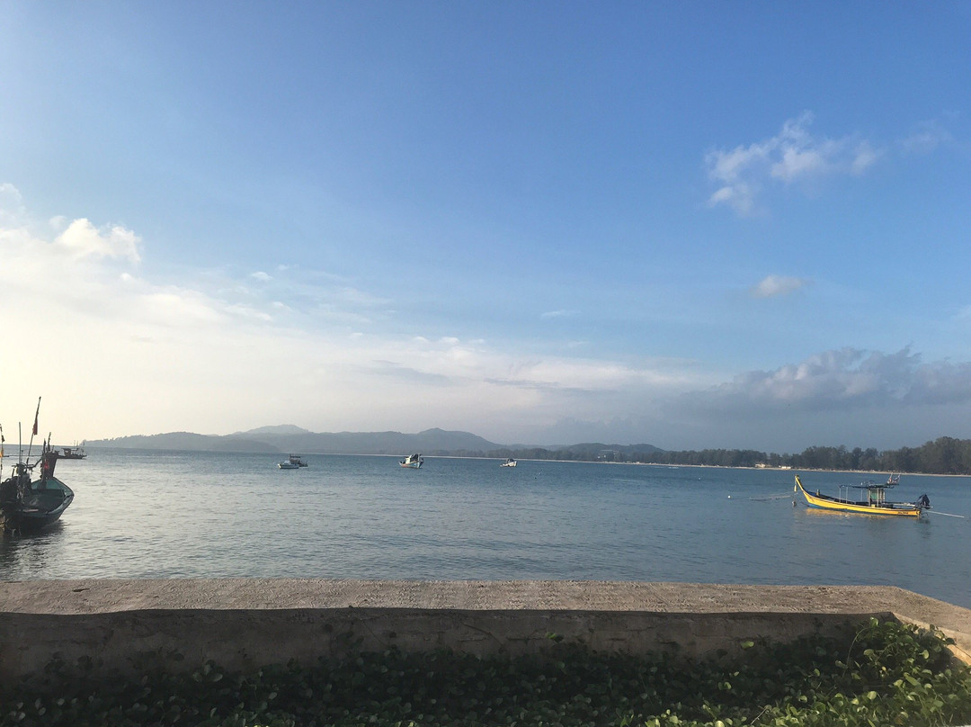 普吉岛海滨大酒店主图