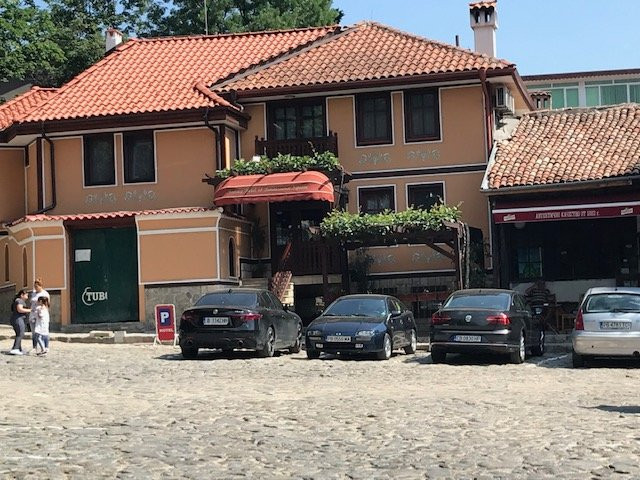 Family Hotel At Renaissance Square主图