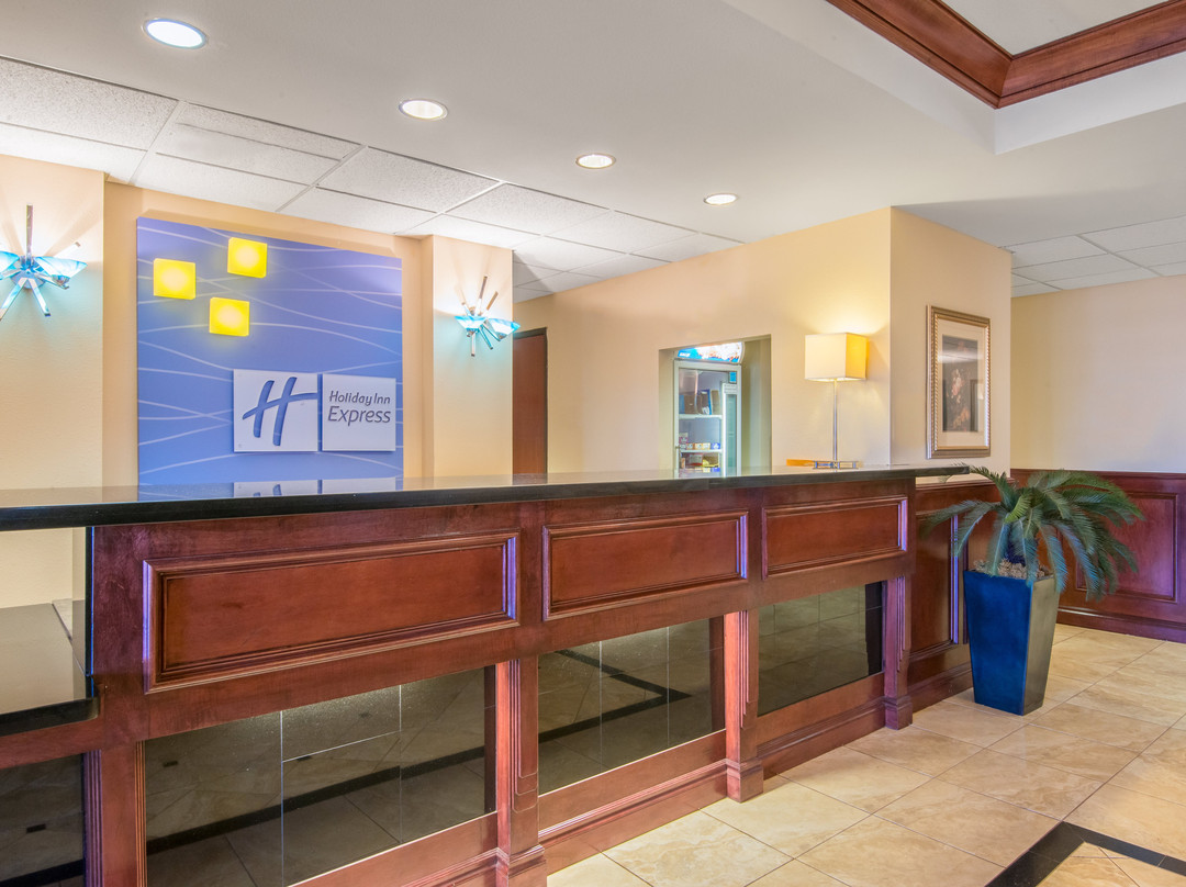 Holiday Inn Express & Suites Enid-Hwy 412 by IHG主图