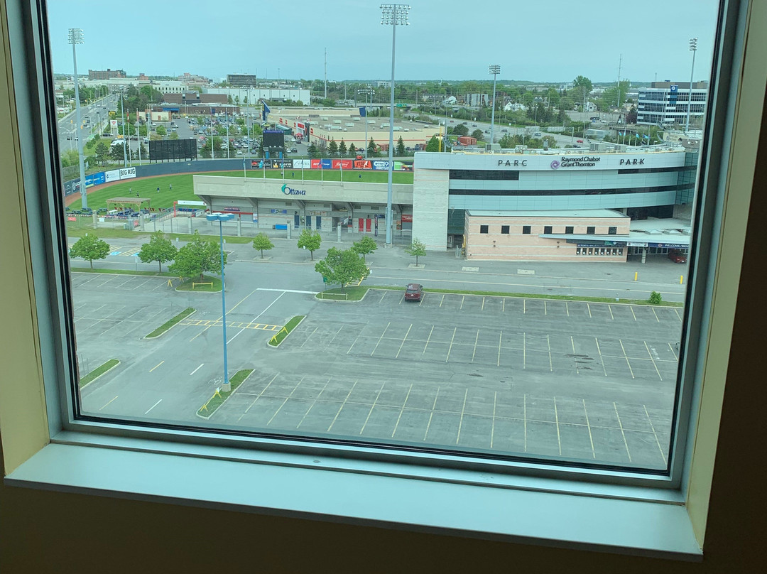 渥太华东万怡酒店主图