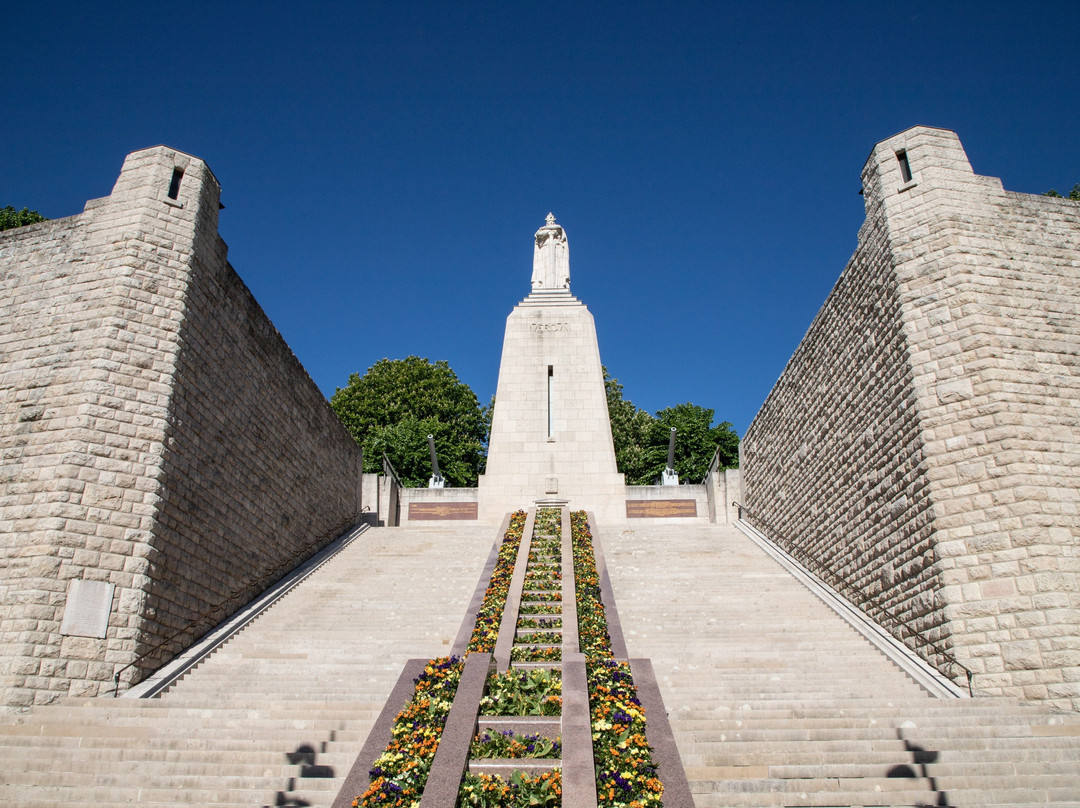 Monument de la Victoire景点图片