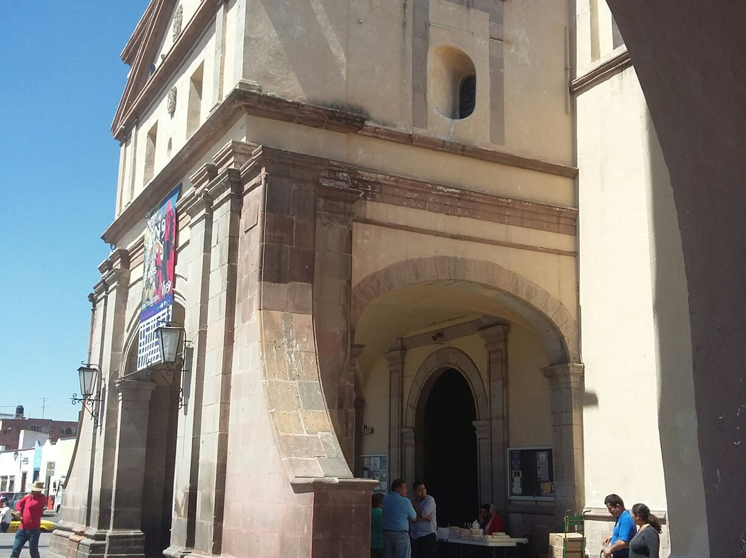 Templo y ex-convento de la Santa Cruz de los Milagros-克雷塔罗必去景点